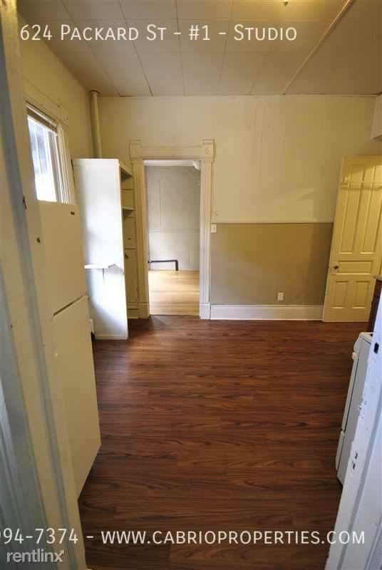 624 Packard - Photo 5 of 16