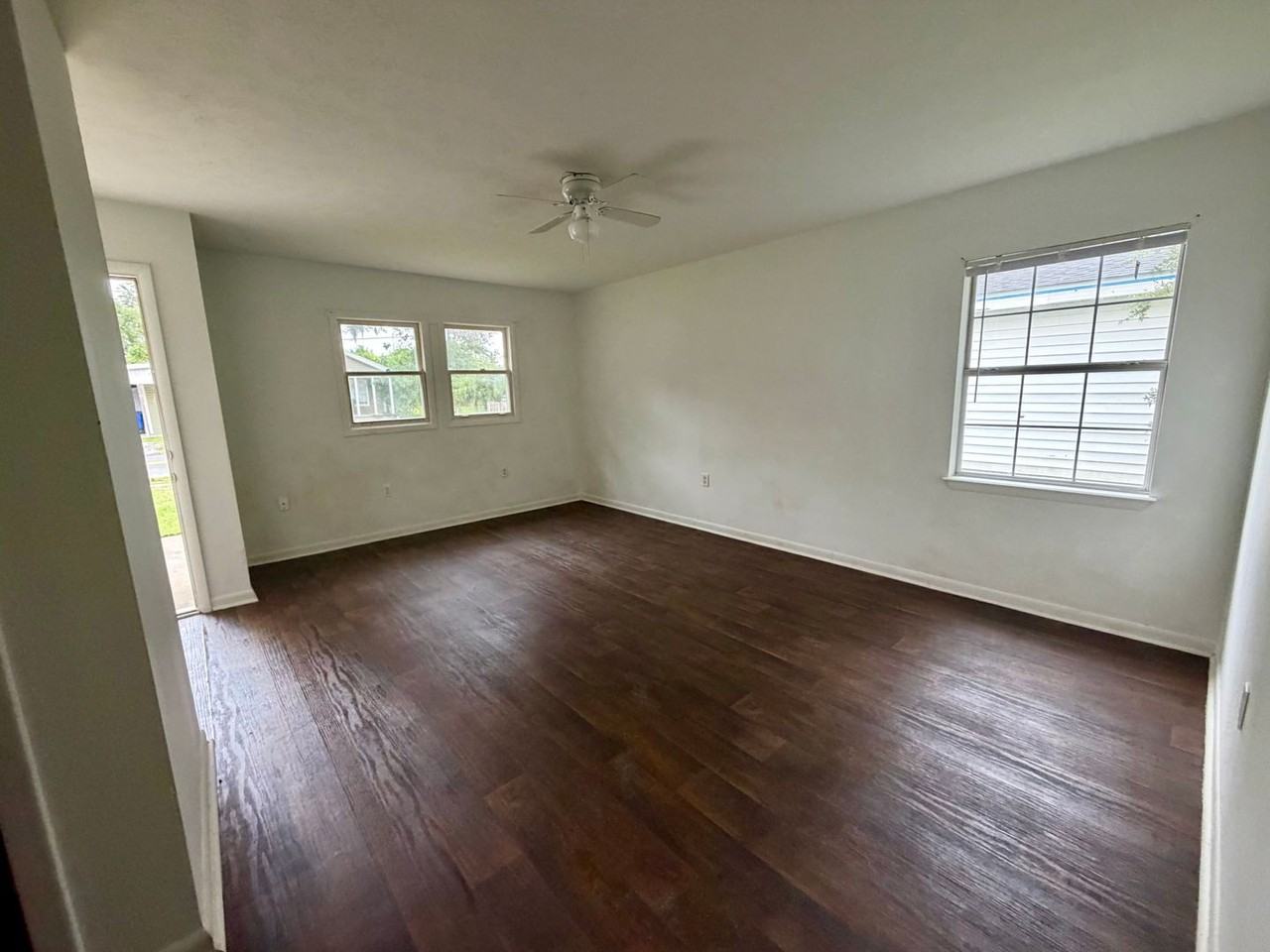 219 N Gray Ave - Photo 3 of 8