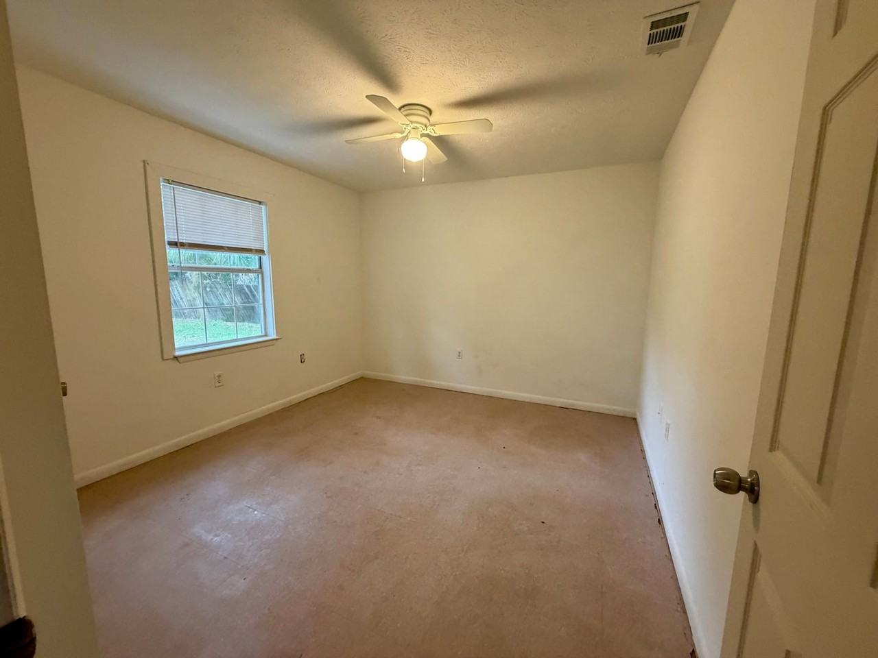 219 N Gray Ave - Photo 4 of 8