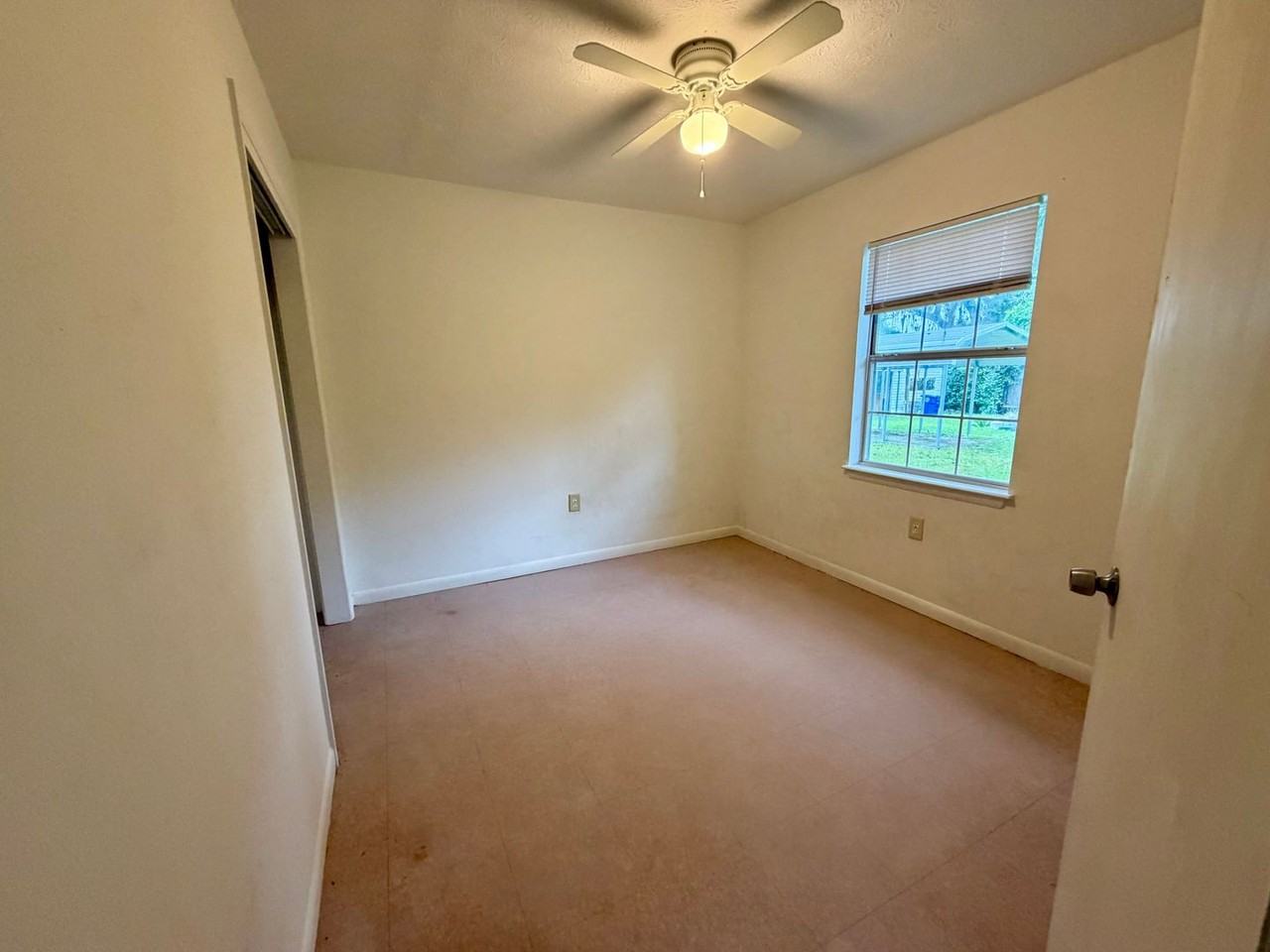 219 N Gray Ave - Photo 6 of 8