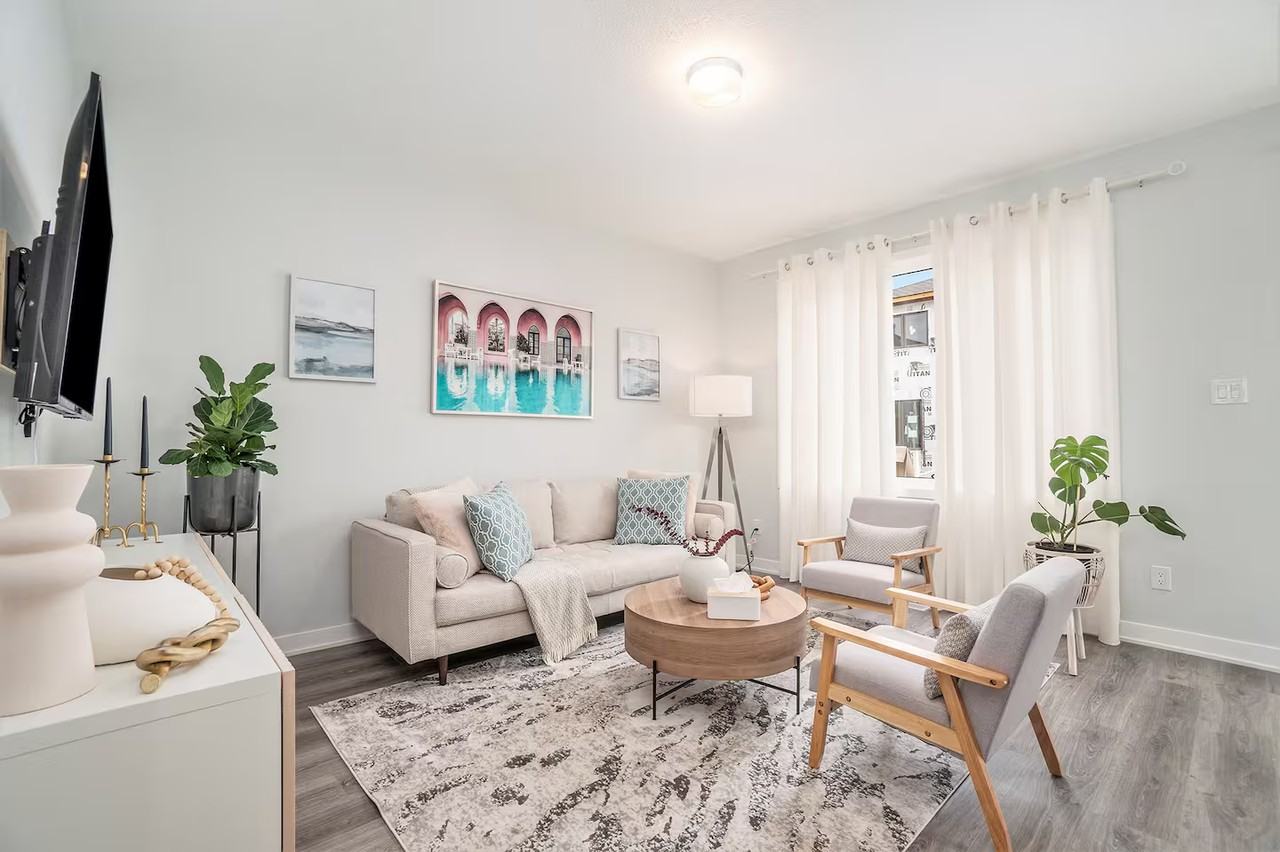 231 Billrian Crescent - Photo 2 of 16
