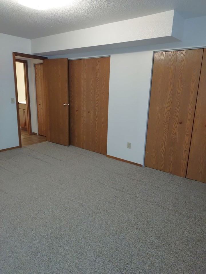 The Pines - Photo 2 of 35