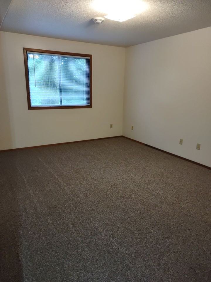 The Pines - Photo 3 of 35