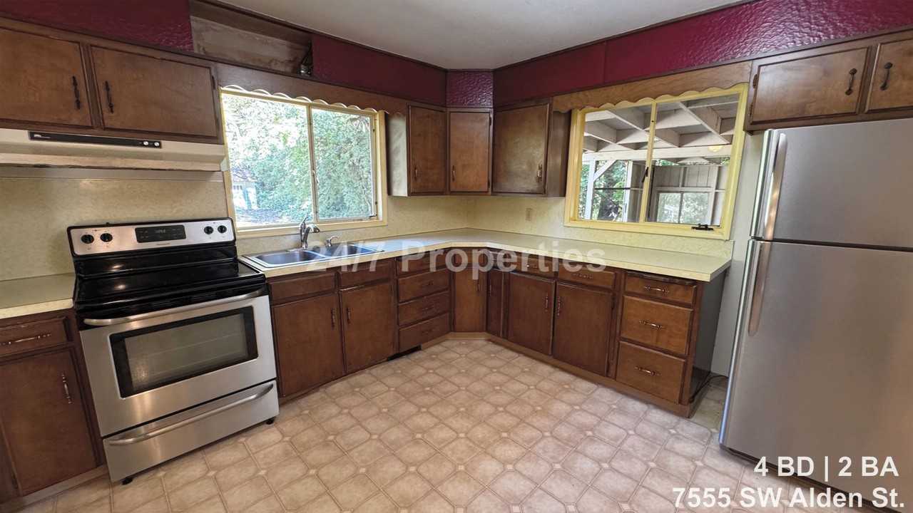 7555 Sw Alden St - Photo 6 of 21