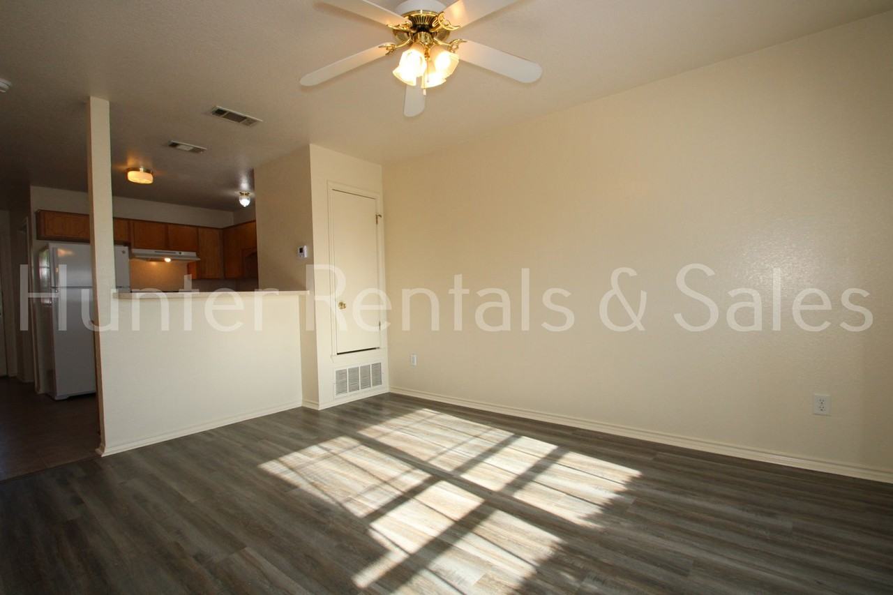 4301 Alan Kent Dr Apt B - Photo 2 of 18