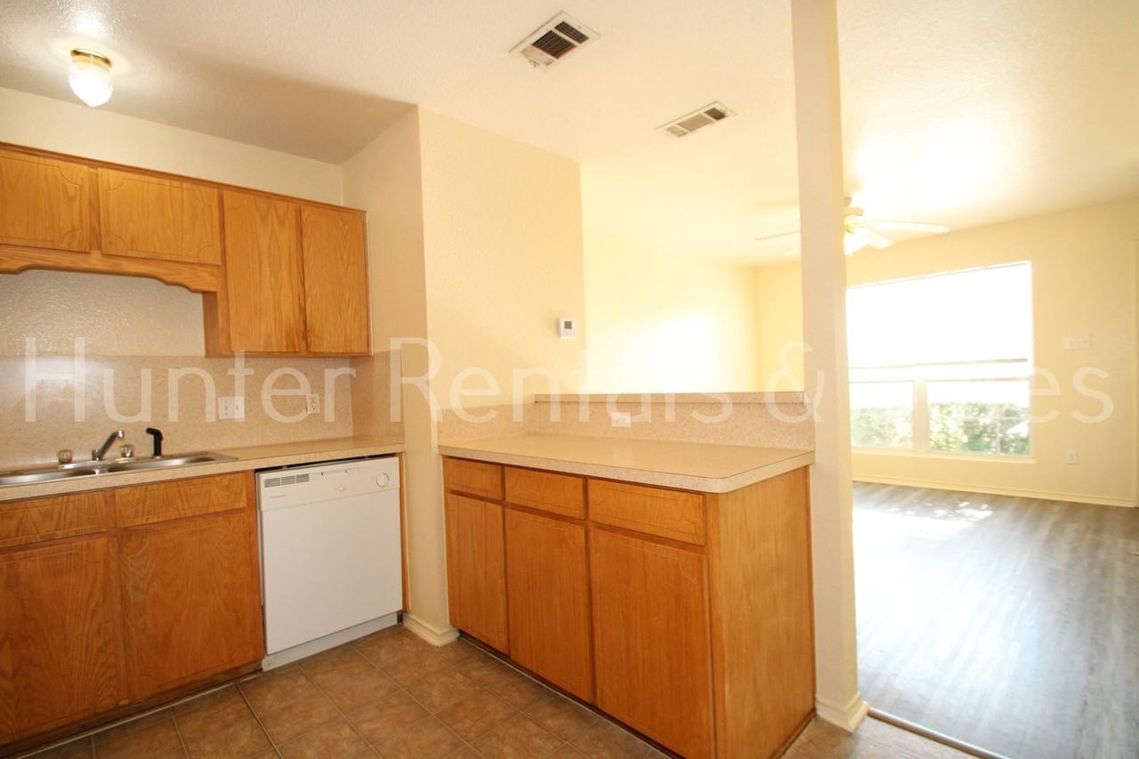 4301 Alan Kent Dr Apt B - Photo 6 of 18