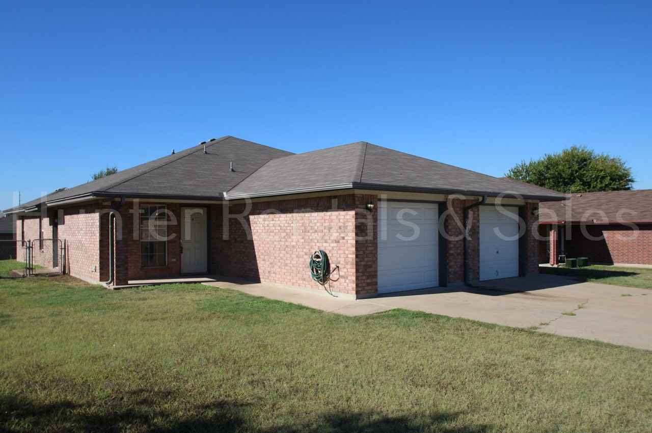 2604A Lucille Dr - Photo 2 of 21
