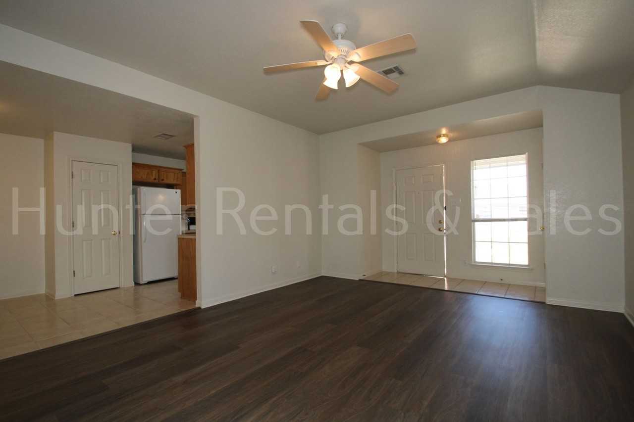 2604A Lucille Dr - Photo 4 of 21