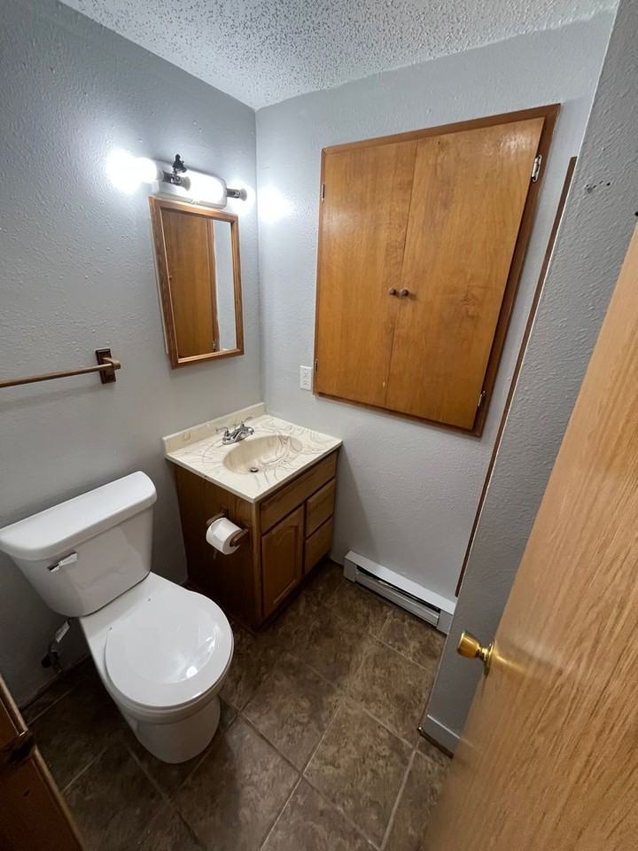 329 S Lucas - Photo 3 of 6