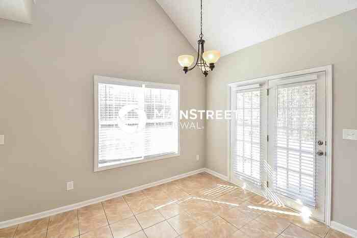 260 Tara Beach Ln - Photo 5 of 17
