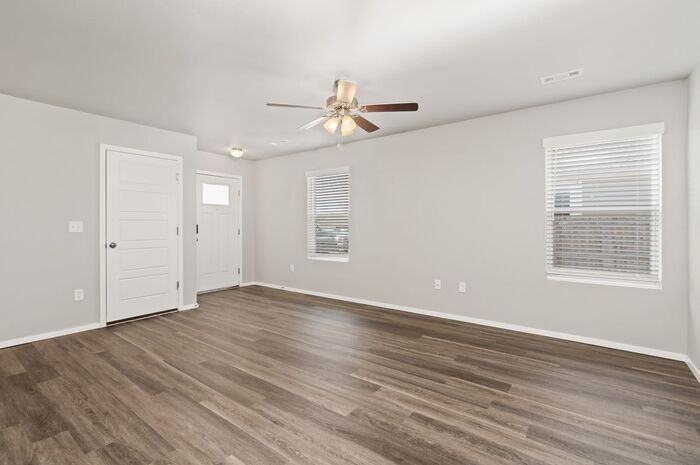 W Christopher Dr - Photo 5 of 28