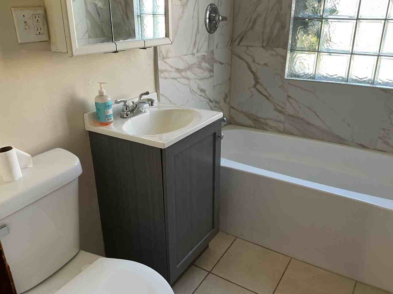 5715 N 58th St - Photo 2 of 8