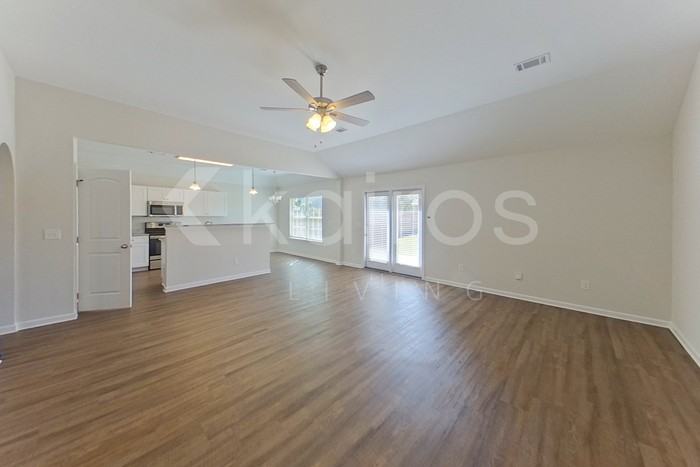 810 Heather Dr - Photo 2 of 22