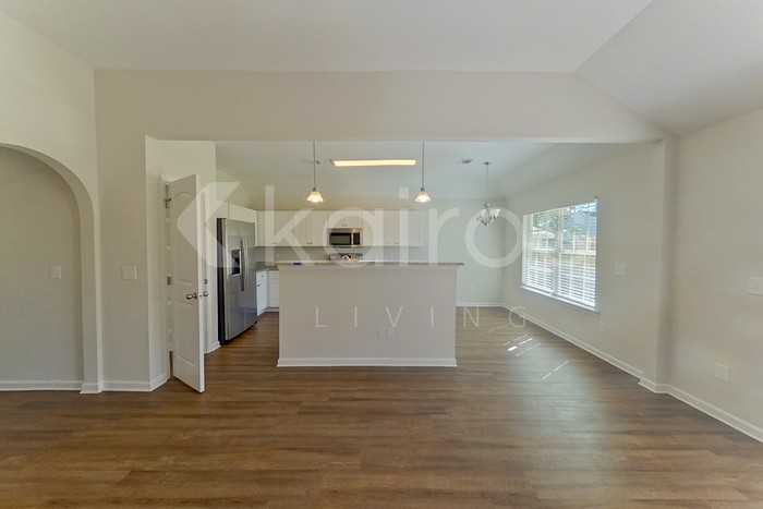 810 Heather Dr - Photo 4 of 22