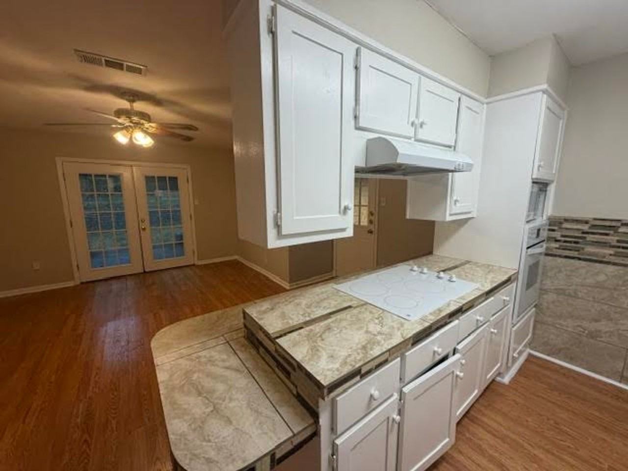 712 Fairway Rd - Photo 3 of 13