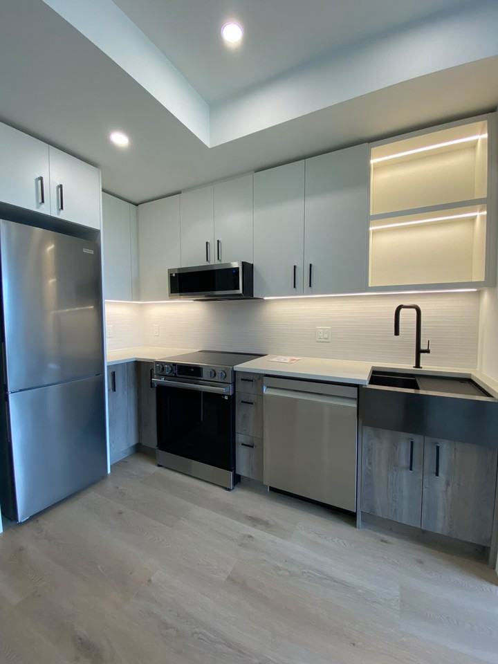 10405 147 Street #614 - Photo 3 of 11
