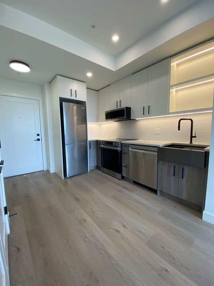 10405 147 Street #614 - Photo 4 of 11