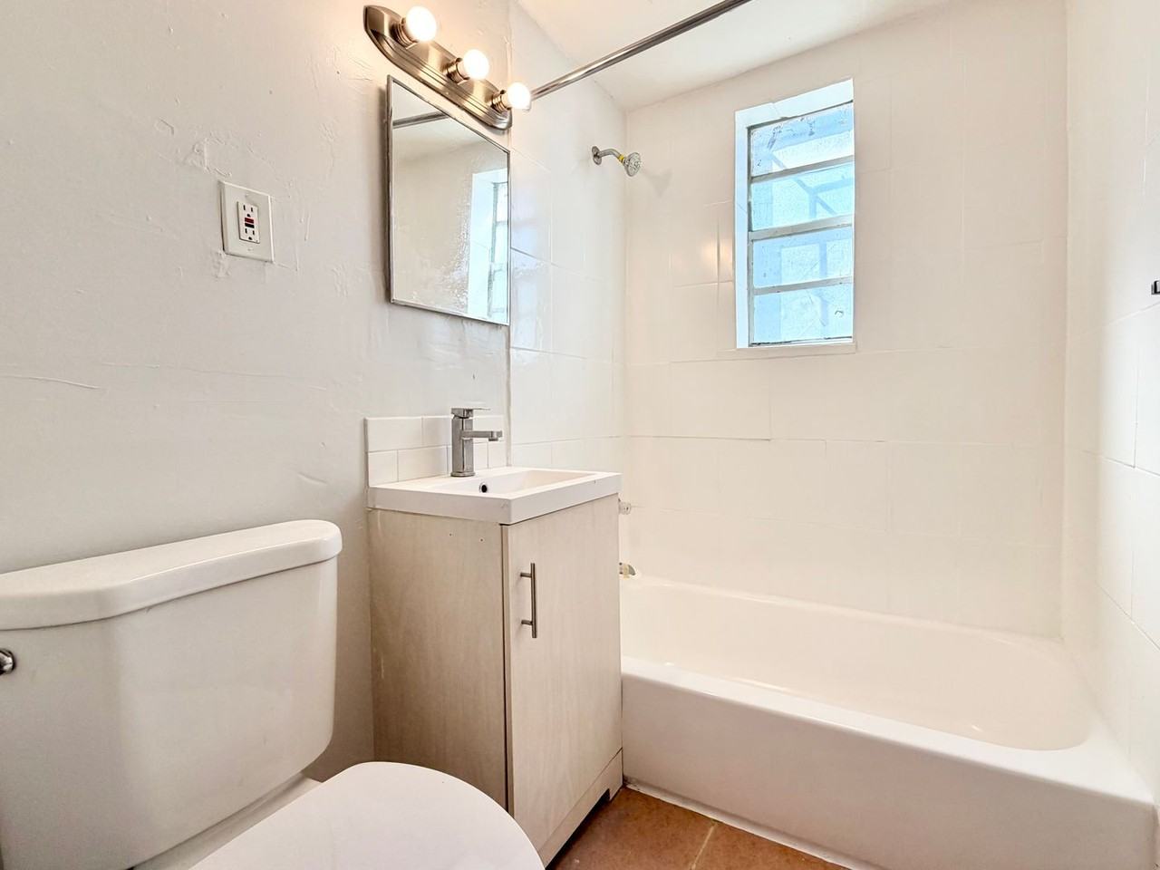 1500 Nw 65th St - Photo 5 of 6