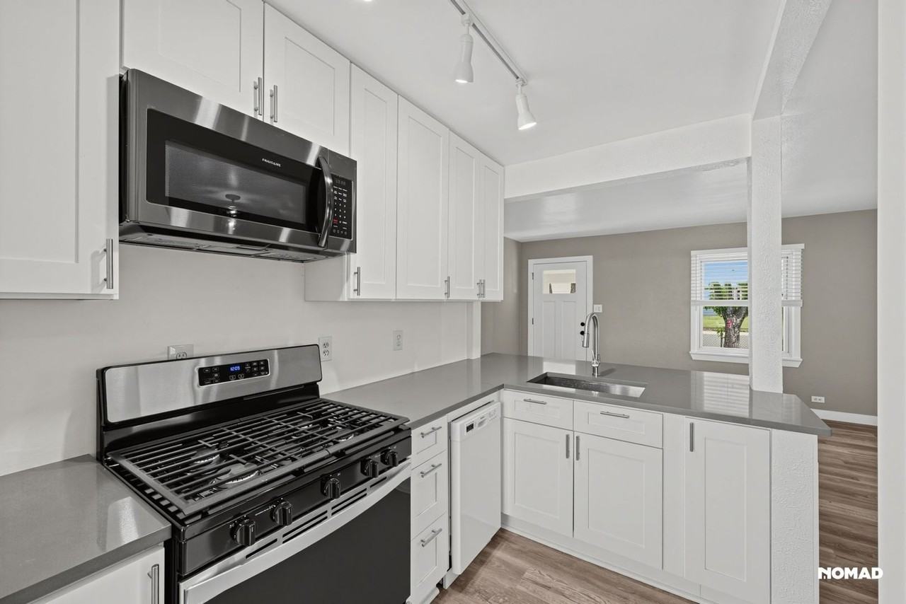 3933 N Adams St - Photo 4 of 26