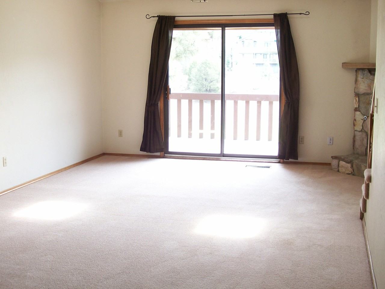 2446 N Earle Dr - Photo 2 of 9