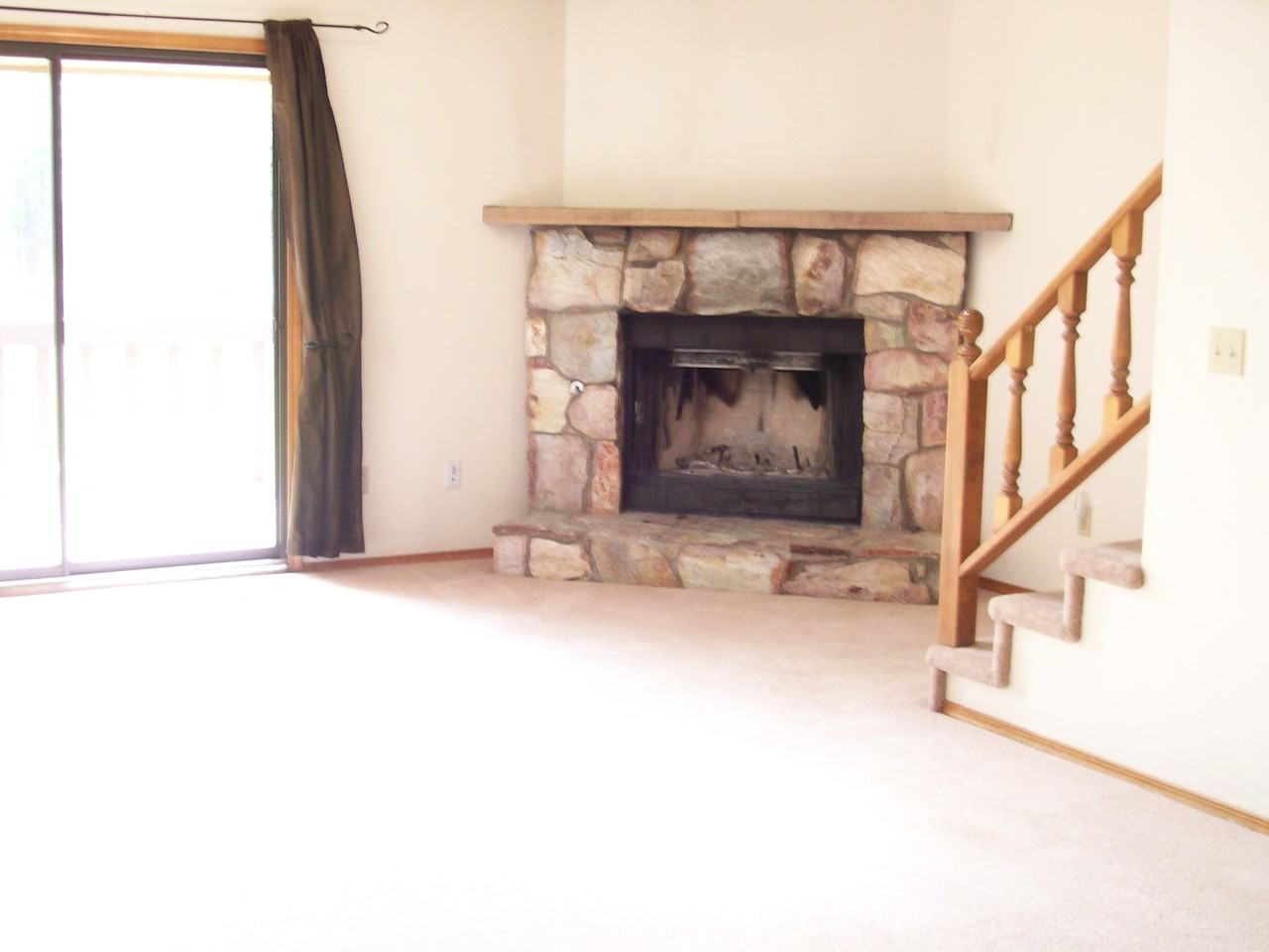 2446 N Earle Dr - Photo 3 of 9