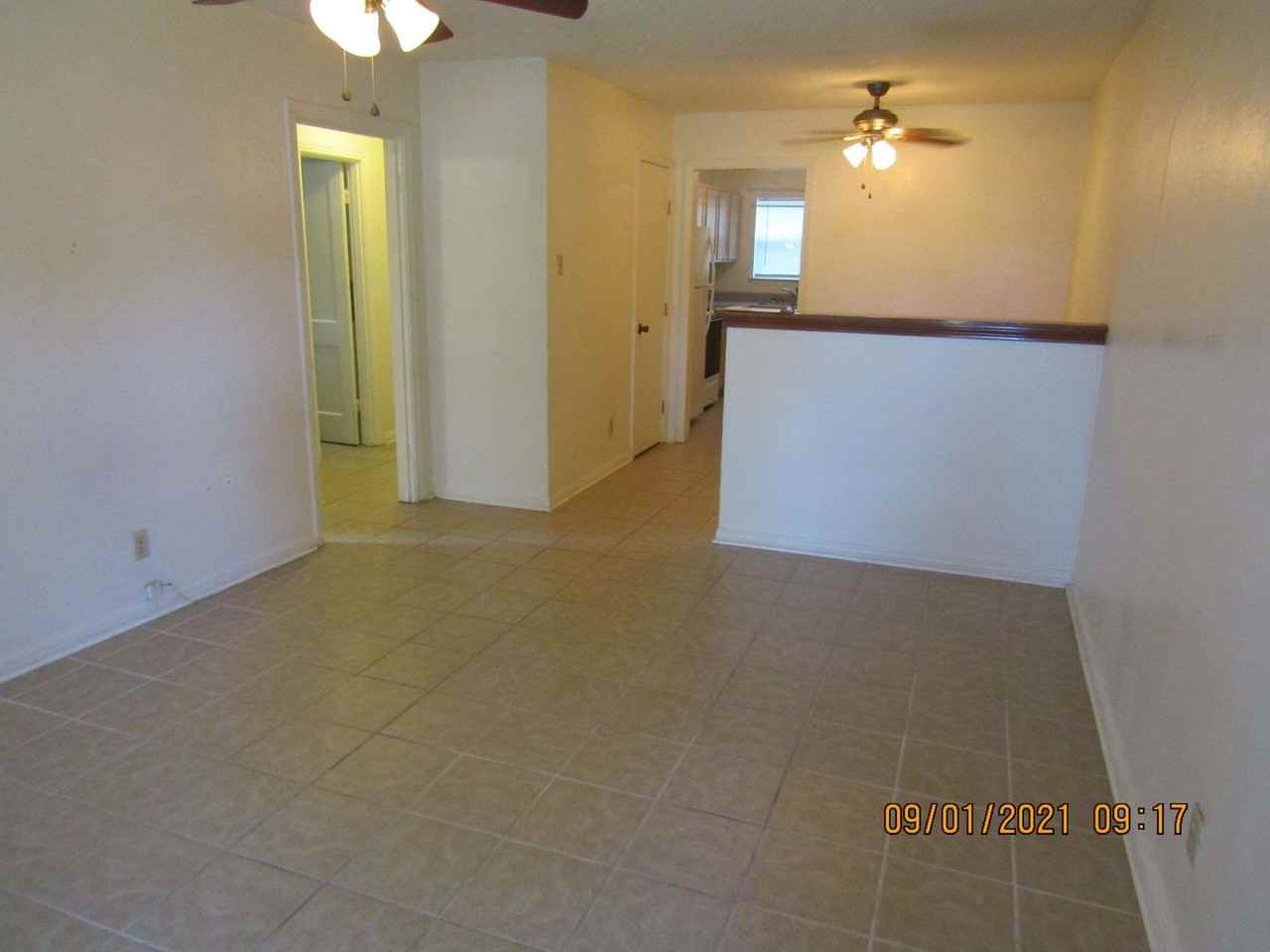 916 Stetson Ave - Photo 3 of 9