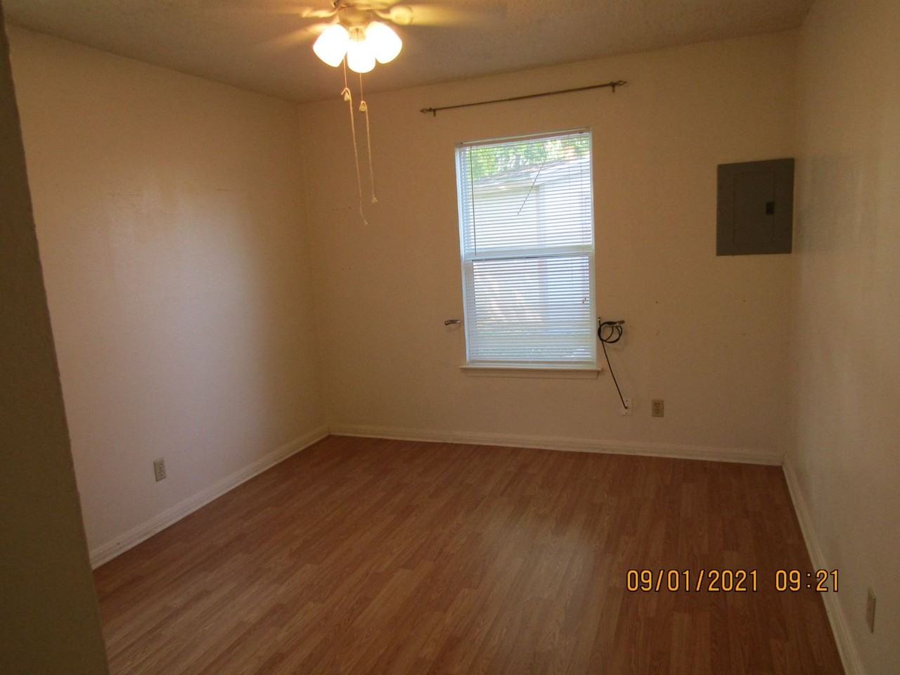 916 Stetson Ave - Photo 7 of 9