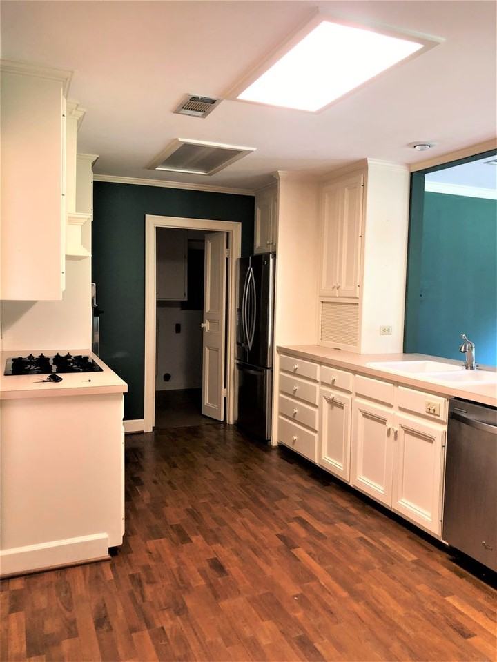 1034 Elizabeth Dr - Photo 2 of 36