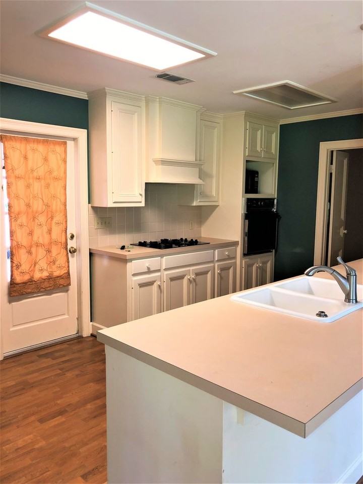 1034 Elizabeth Dr - Photo 4 of 36