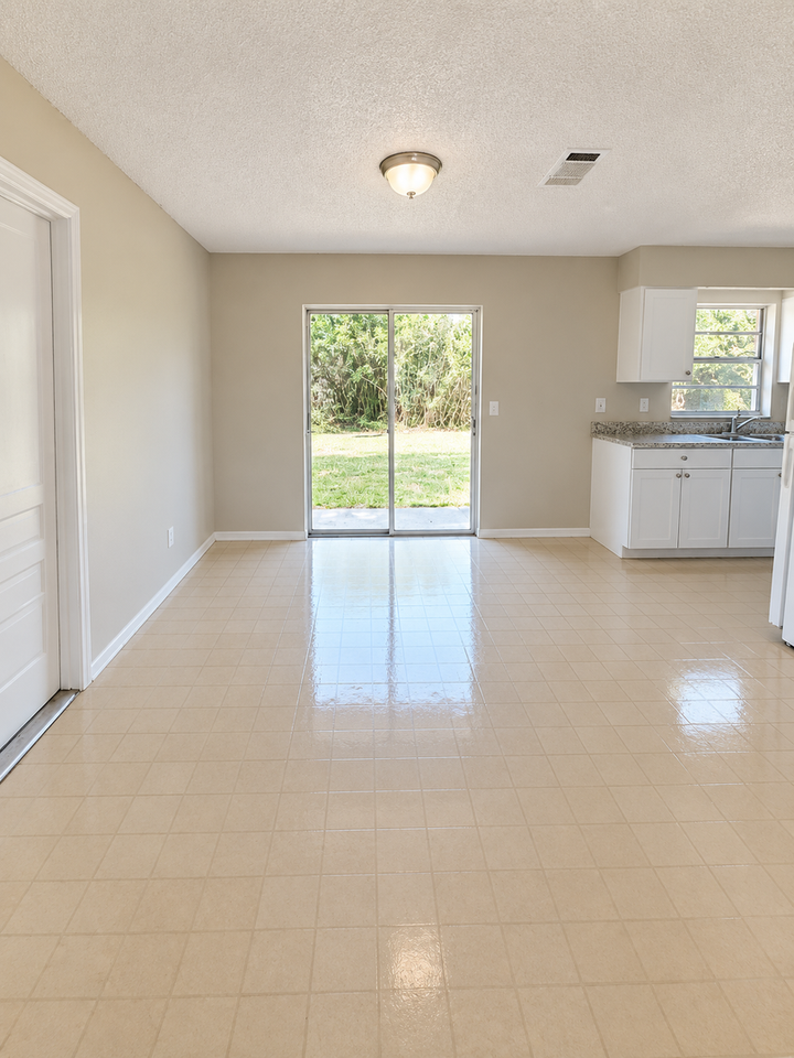 521 Park Dr - Photo 3 of 9