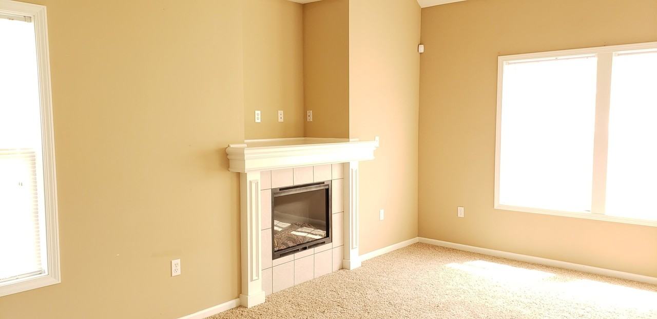 2815 Elm Creek Dr - Photo 3 of 23