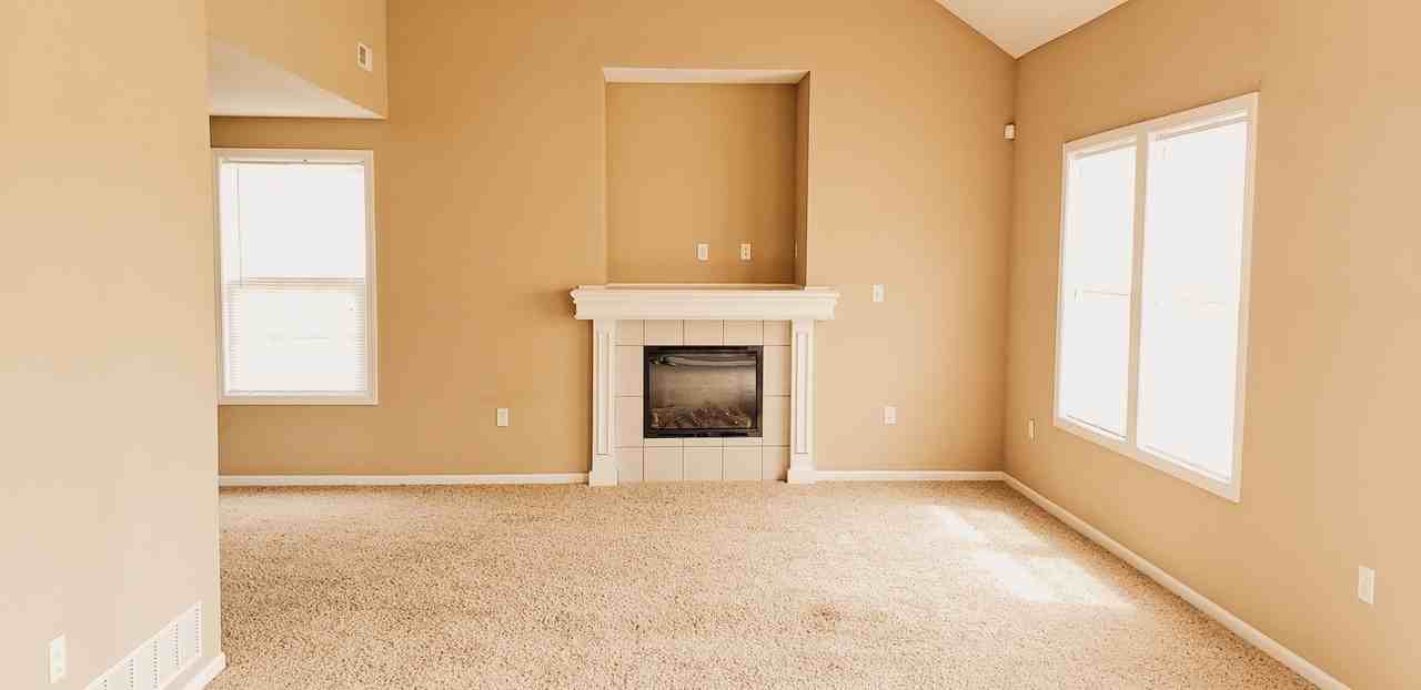 2815 Elm Creek Dr - Photo 4 of 23