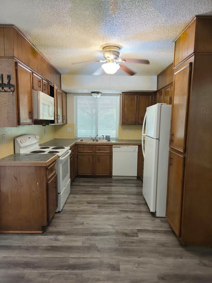 206 Margarita Dr - Photo 3 of 26