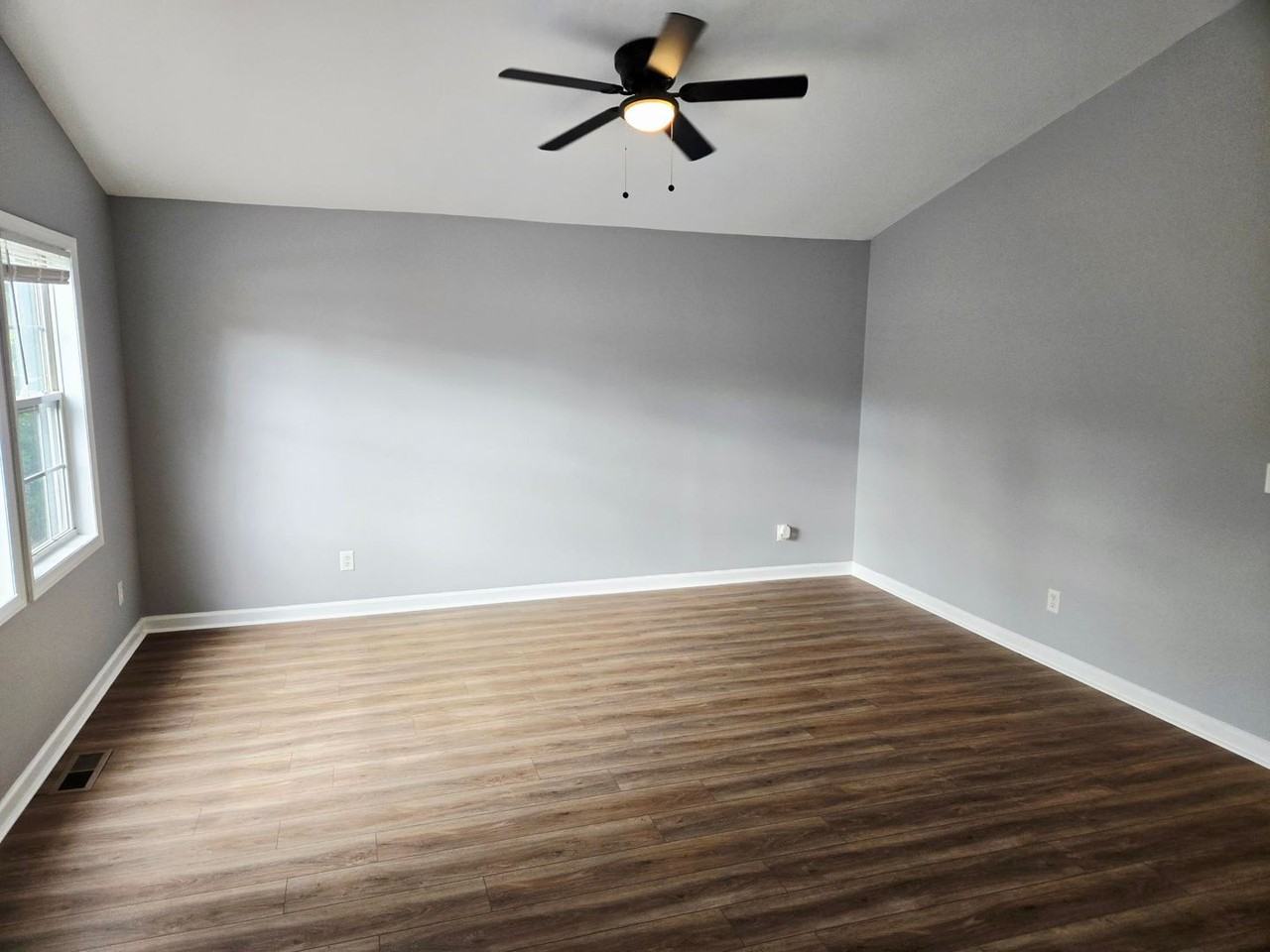 2237 Troendly St - Photo 3 of 15