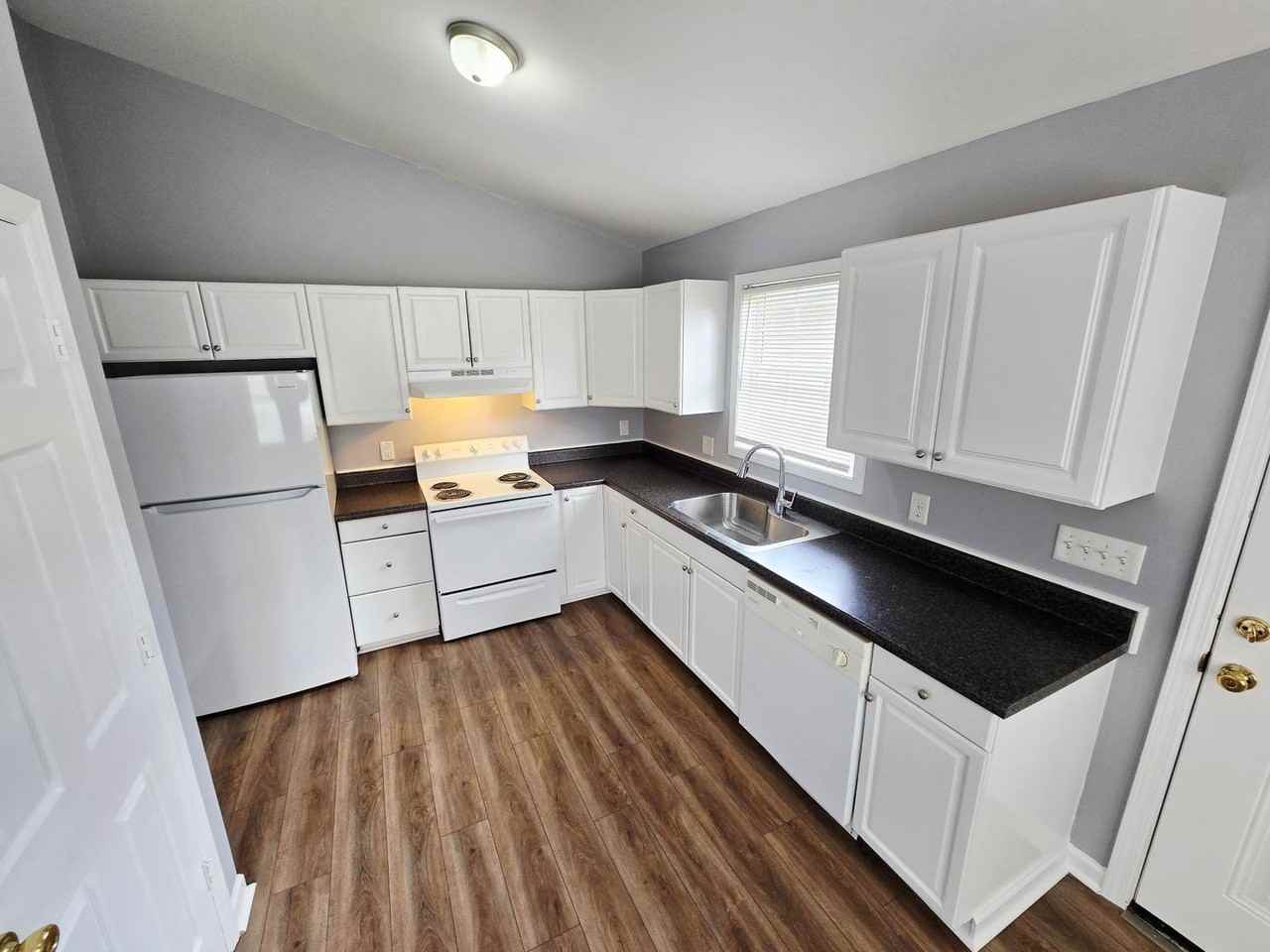 2237 Troendly St - Photo 6 of 15