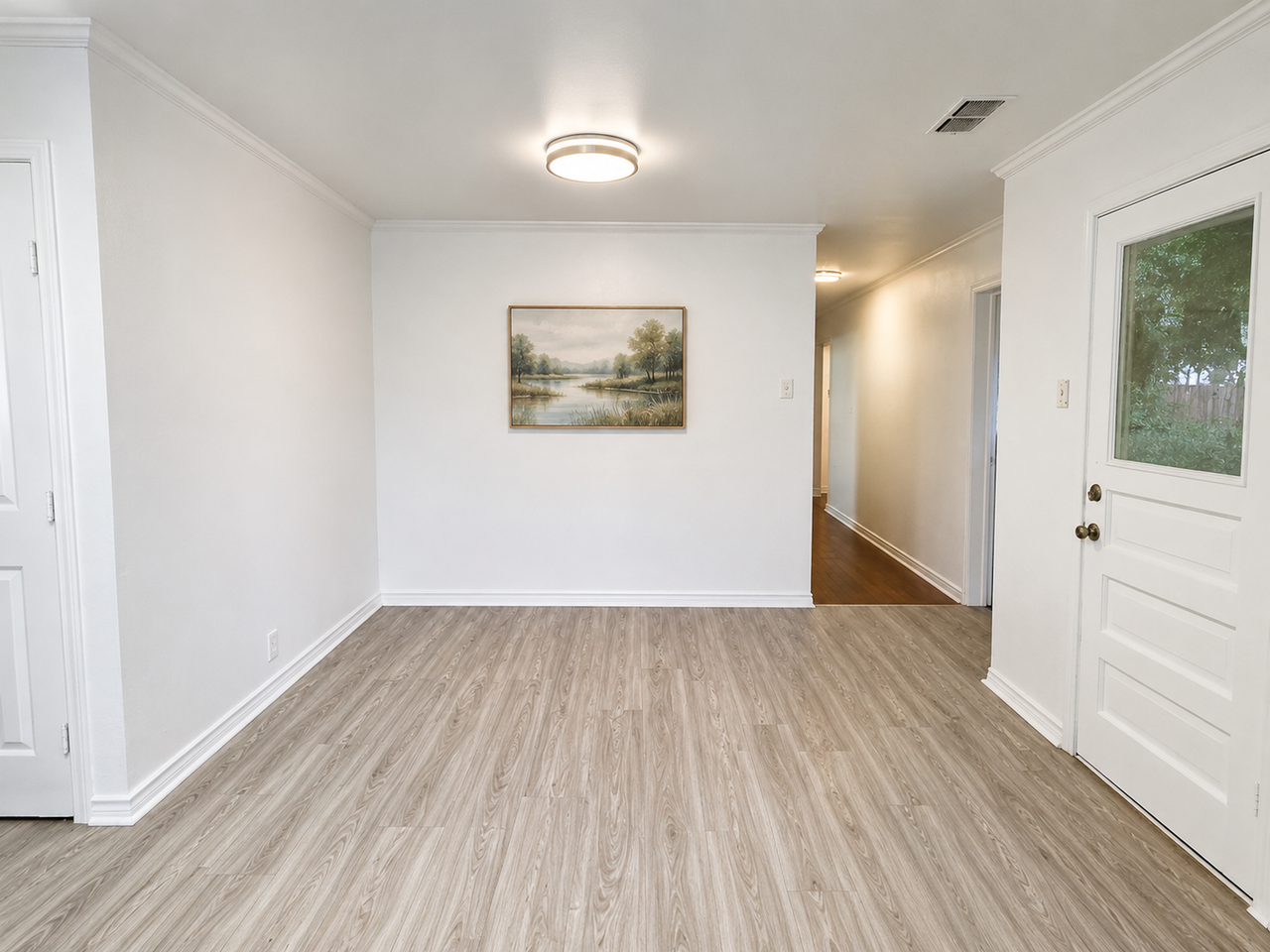 425 S Austin St - Photo 7 of 11