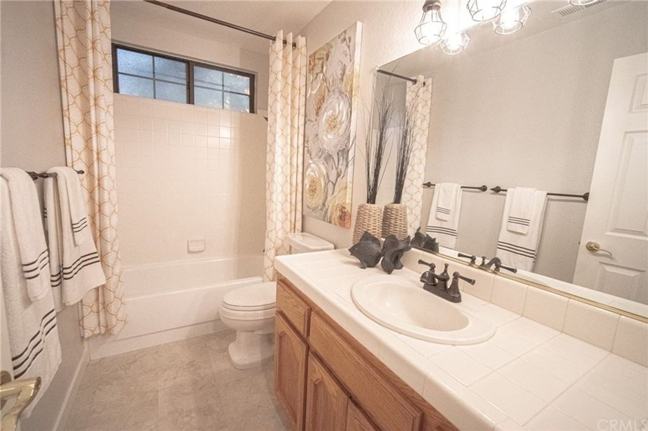 1451 Manzanita Ave - Photo 4 of 28