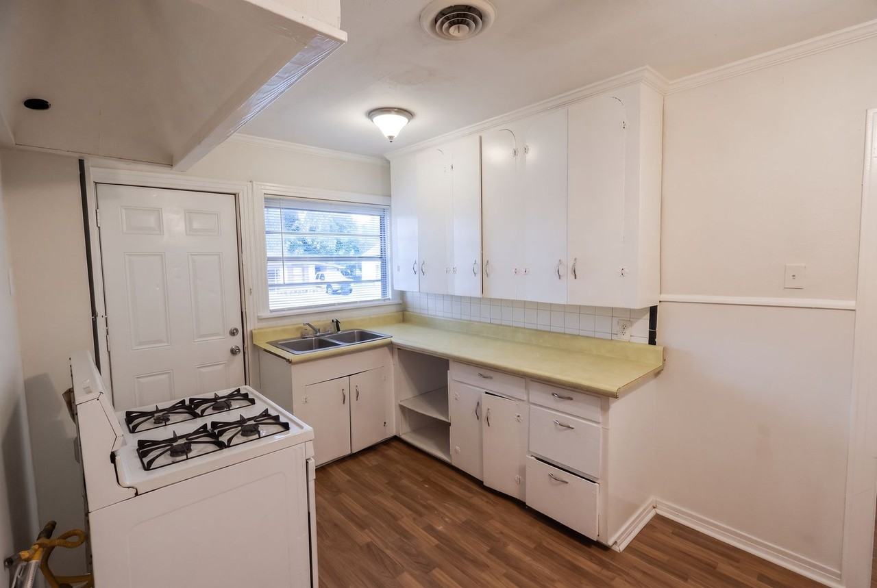 601 Anthony St - Photo 5 of 11