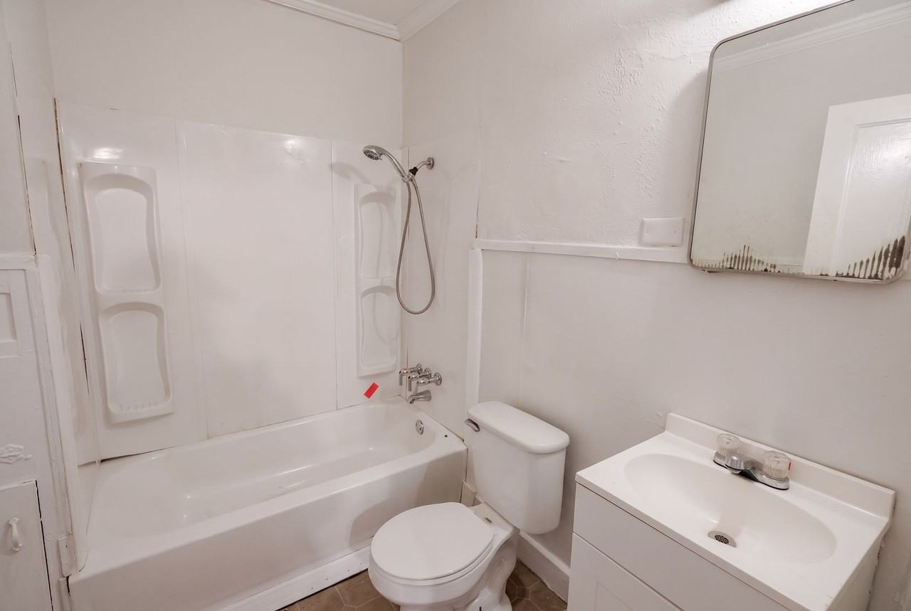 601 Anthony St - Photo 7 of 11
