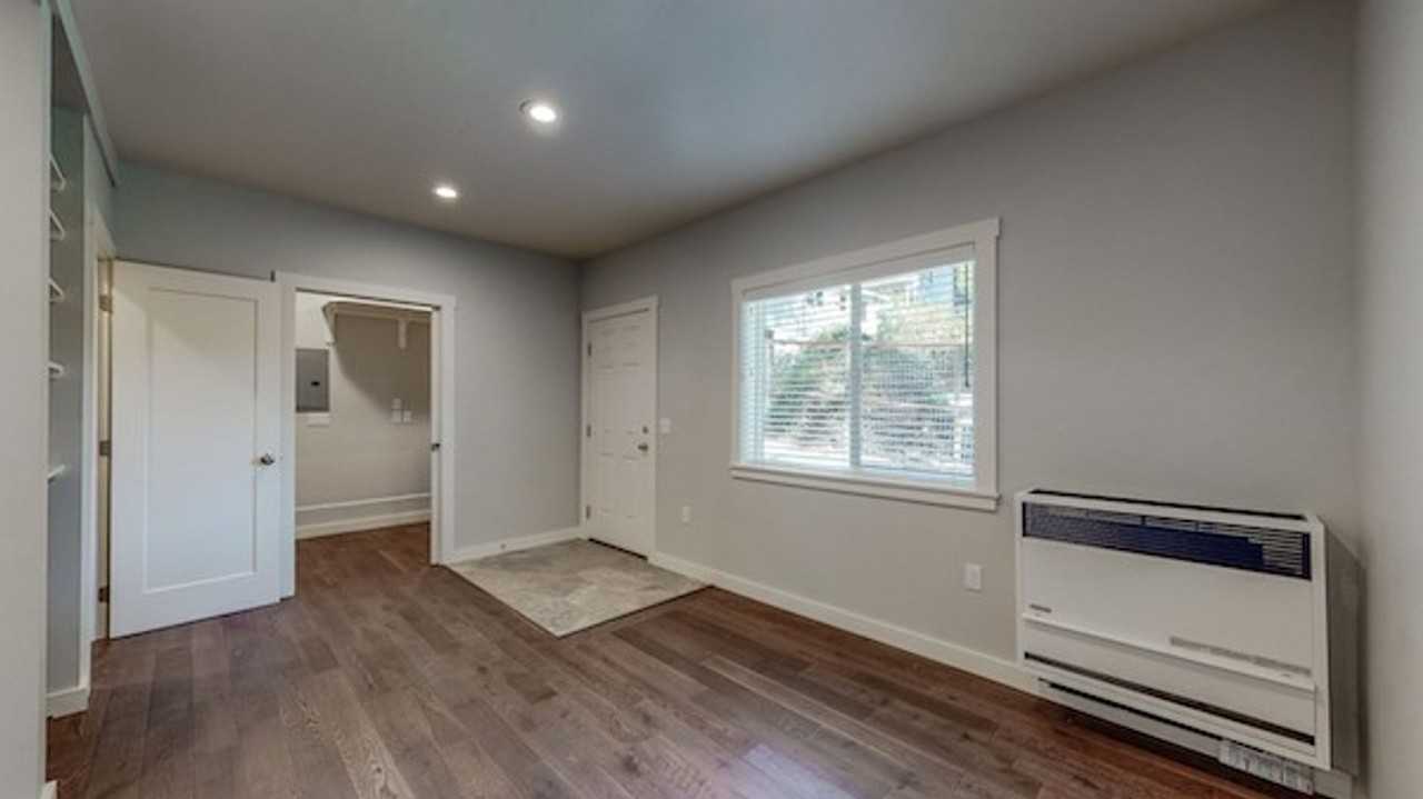 1653 Charles Ave - Photo 3 of 23