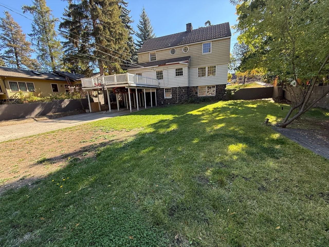 525 Nw Broadway St - Photo 2 of 42