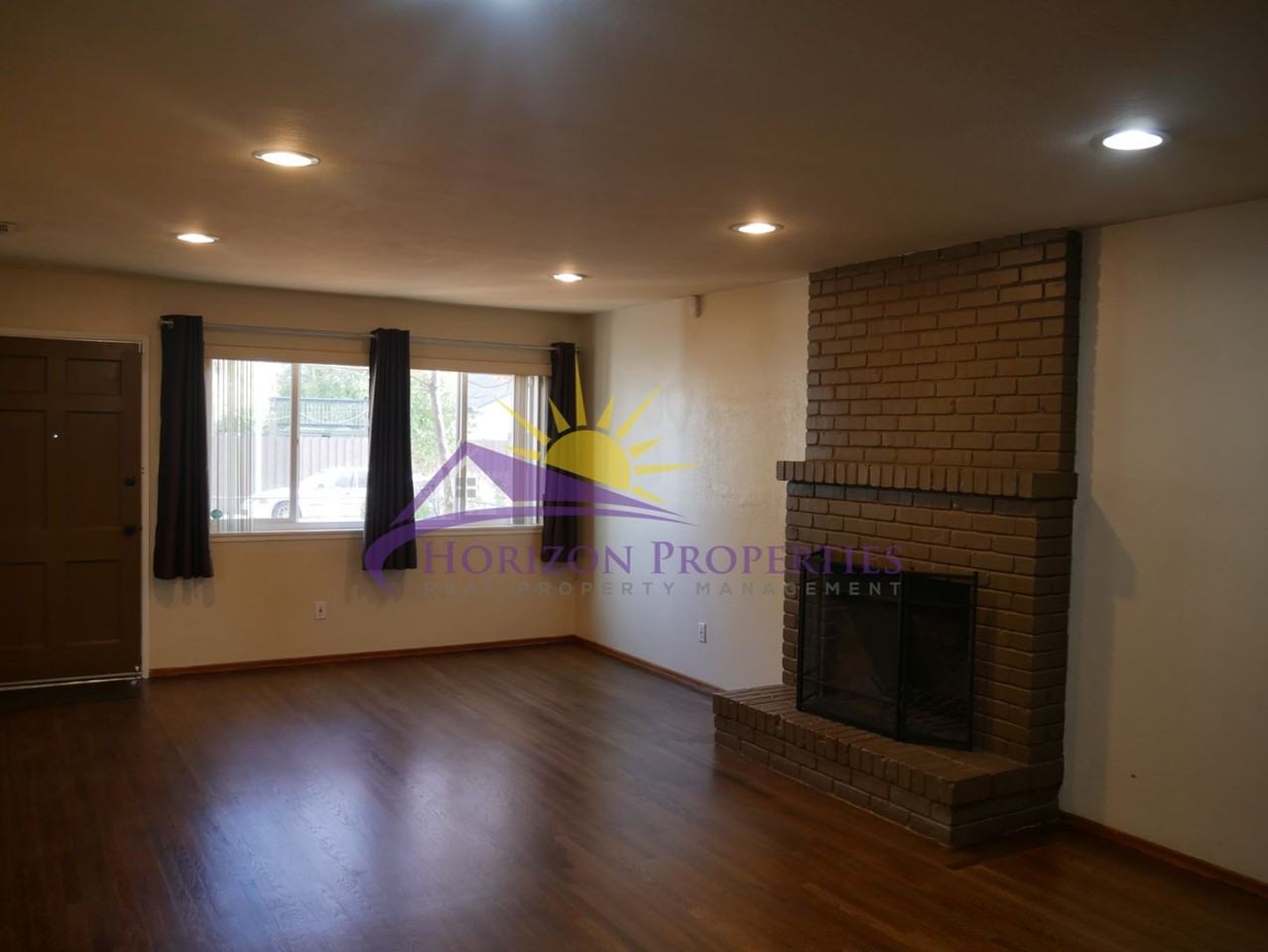 3826 45th St - Photo 3 of 25