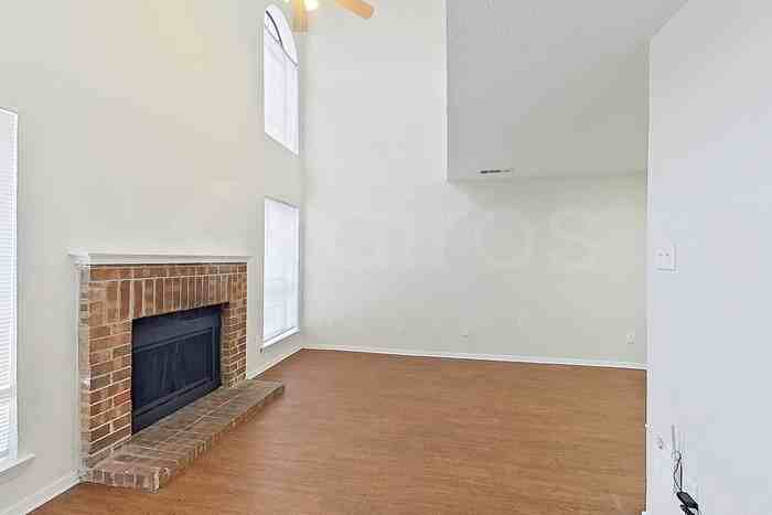 816 Courtenay Pl - Photo 4 of 20