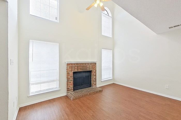 816 Courtenay Pl - Photo 5 of 20