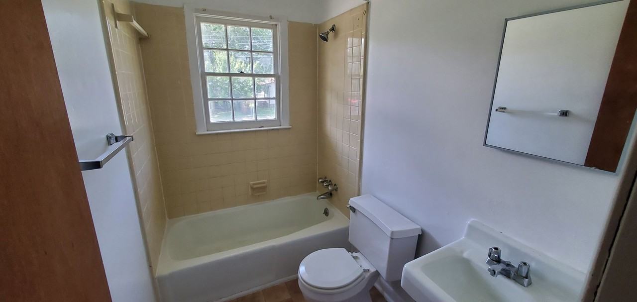 803 Nance Ave - Photo 7 of 8