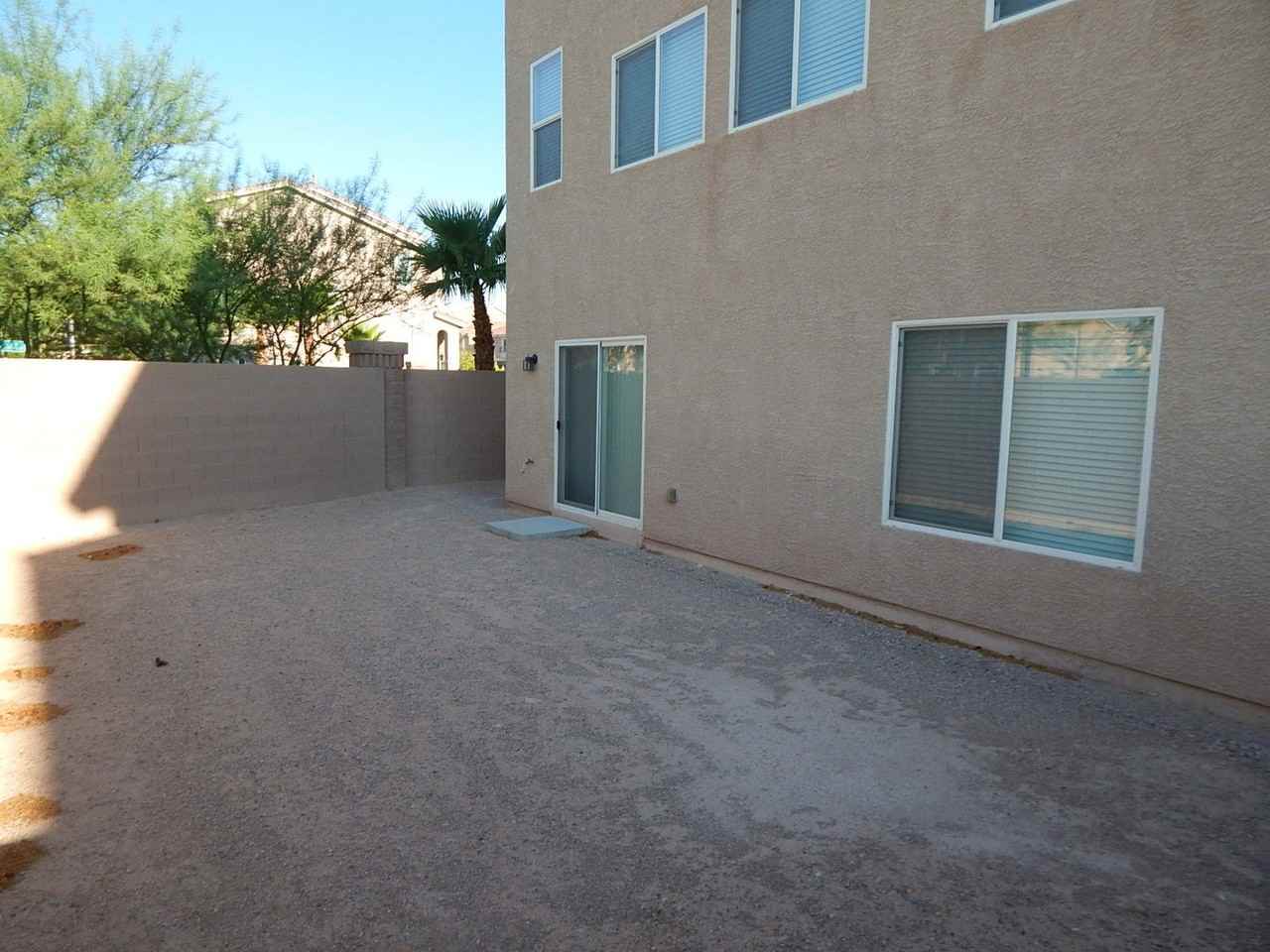 5869 Pillar Rock Ave - Photo 4 of 40