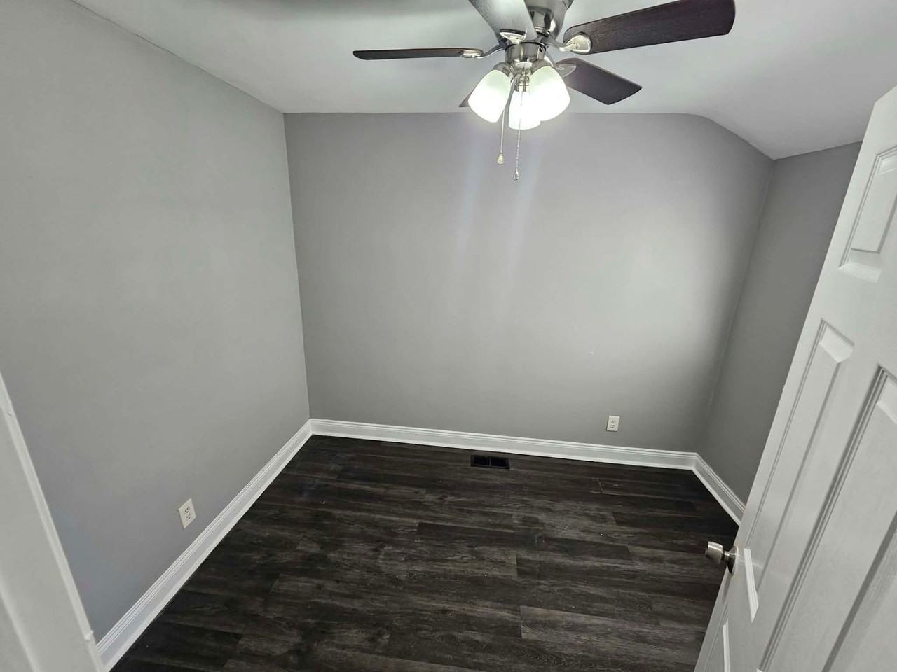 719 E Cold Spring Ln - Photo 2 of 15