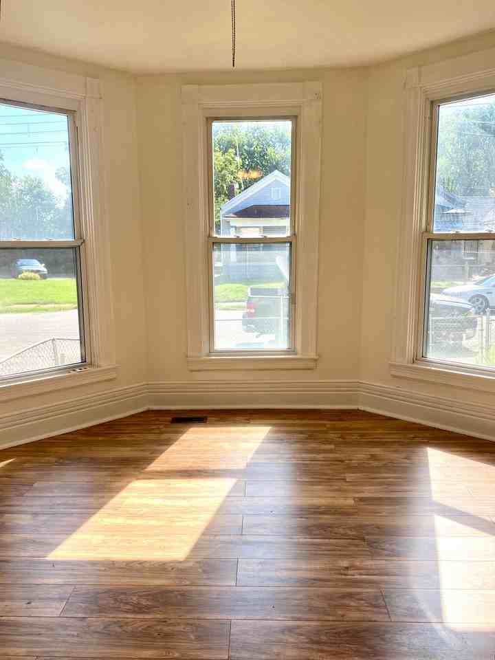 850 S 24th St - Photo 7 of 16