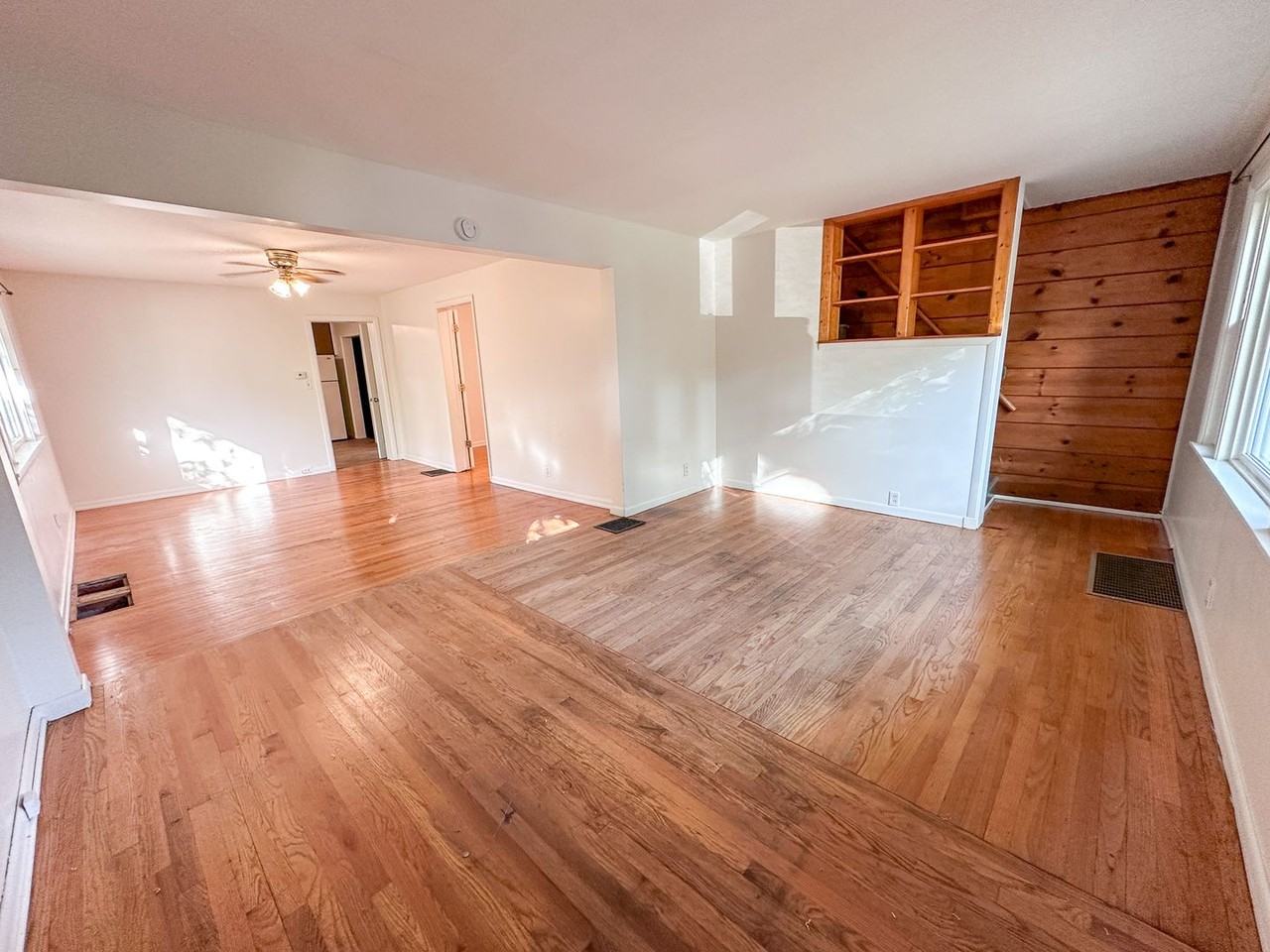 757 Sinclair Ave Ne - Photo 2 of 10