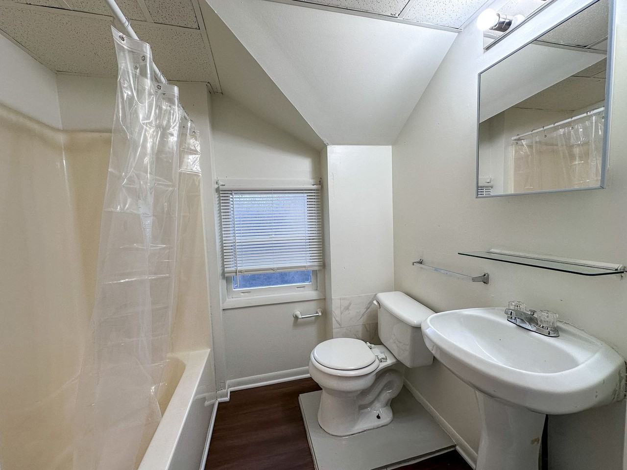 757 Sinclair Ave Ne - Photo 6 of 10